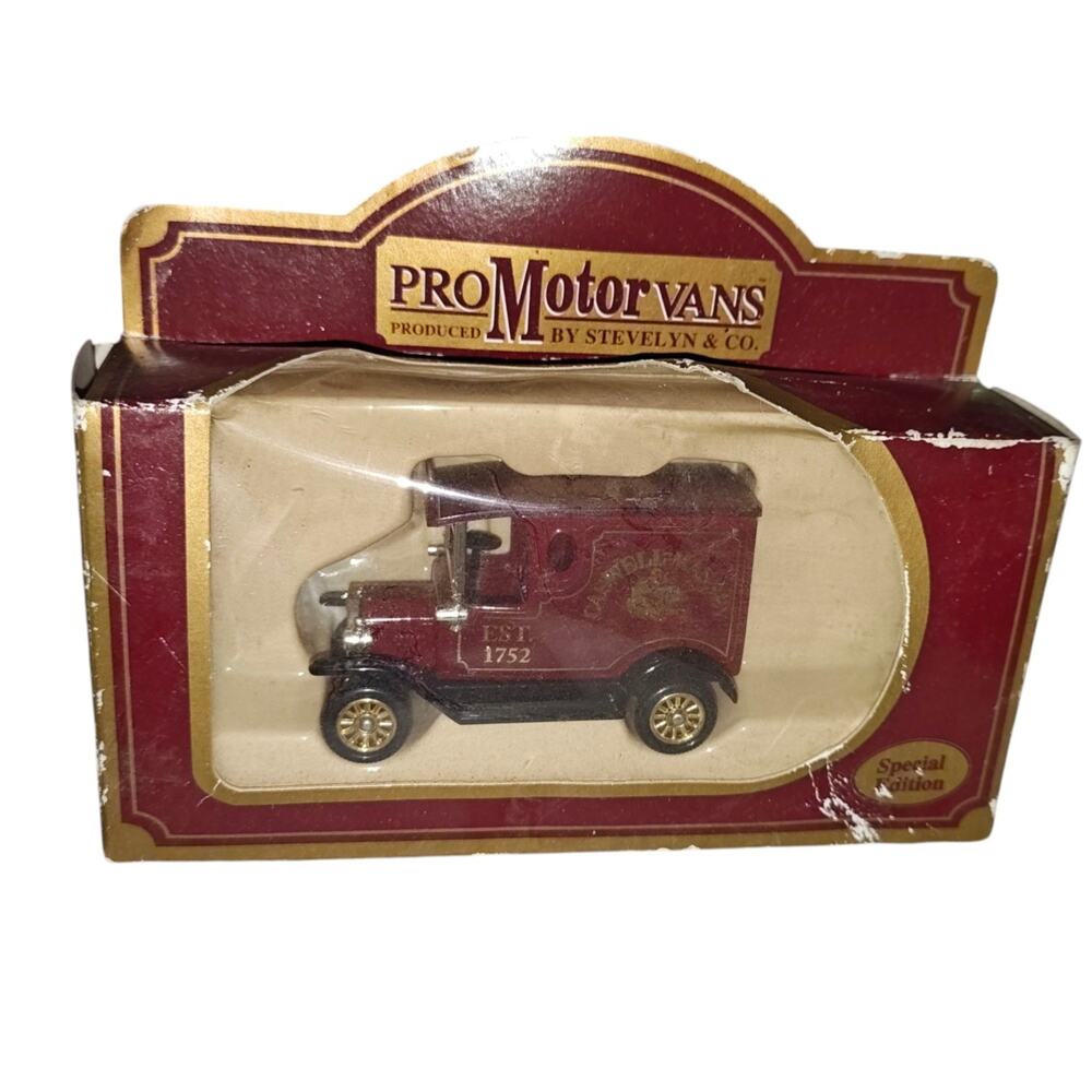 Lledo - 1920 Ford Model T Van “Days Gone Collectors Club 1990”